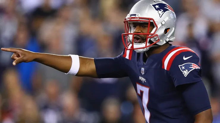 Jacoby Brissett #7 of the New England Patriots gestures during the first half against the Houston Texans at Gillette Stadium on September 22, 2016 in Foxboro, Massachusetts.