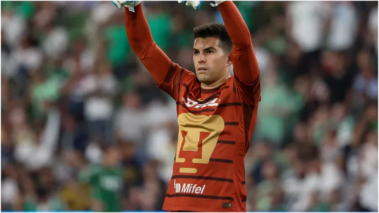 Pumas UNAM goalkeeper Julio Gonzalez