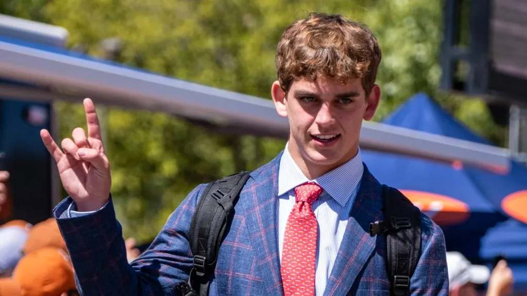Arch Manning 16 of the Texas Longhorns leading the team in before vs the Mississippi State Bulldogs at DKR-Memorial Stadium. Austin USA