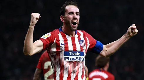 Diego Godin of Atletico de Madrid celebrates scoring their third goal during the La Liga match between Club Atletico de Madrid and Athletic Club at Wanda Metropolitano stadium on November 10, 2018 in Madrid, Spain. (Photo by Gonzalo Arroyo Moreno/Getty Images)