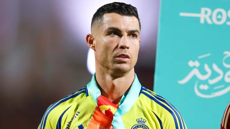 Cristiano Ronaldo of Al Nassr wearing a scarf and arm band for Saudi Arabia Foundation Day during the Saudi Pro League match between Al Ettifaq and Al Nassr at Al Ettifaq Stadium on September 20, 2024 in Ad Dammam, Saudi Arabia.