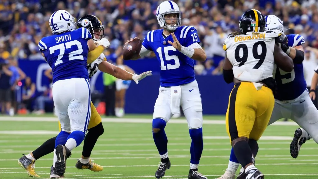 Joe Flacco (15) of the Indianapolis Colts throws a touchdown pass against the Pittsburgh Steelers during the fourth quarter at Lucas Oil Stadium on September 29, 2024 in Indianapolis, Indiana. 