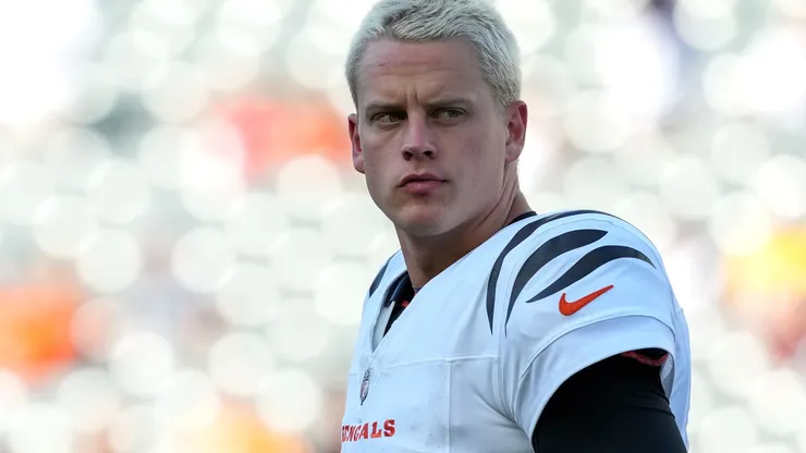 Quarterback Joe Burrow #9 of the Cincinnati Bengals warmup before the preseason game against the Tampa Bay Buccaneers at Paycor Stadium on August 10, 2024 in Cincinnati, Ohio.