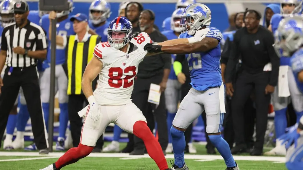 New York Giants vs Detroit Lions Tight end Daniel Bellinger (82) of the New York Giants defends against cornerback Will Harris (25) of the Detroit Lions