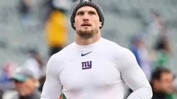 Daniel Bellinger warming up before game