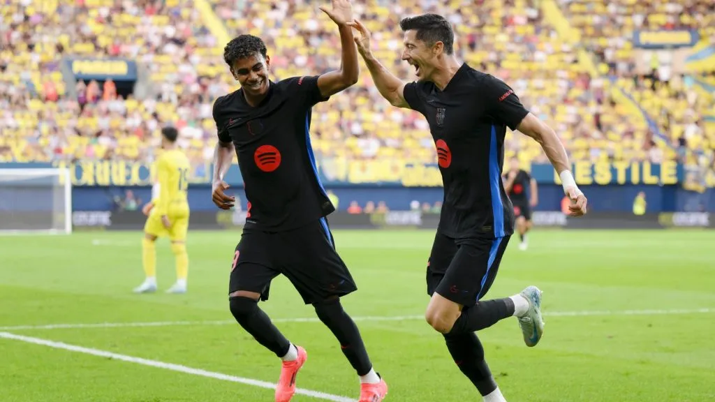 Lamine Yamal and Robert Lewandowski