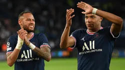 Lionel Messi, Neymar and Kylian Mbappe of Paris Saint-Germain applaud the fans after victory in the UEFA Champions League group A match between Paris Saint-Germain and Manchester City at Parc des Princes on September 28, 2021 in Paris, France.