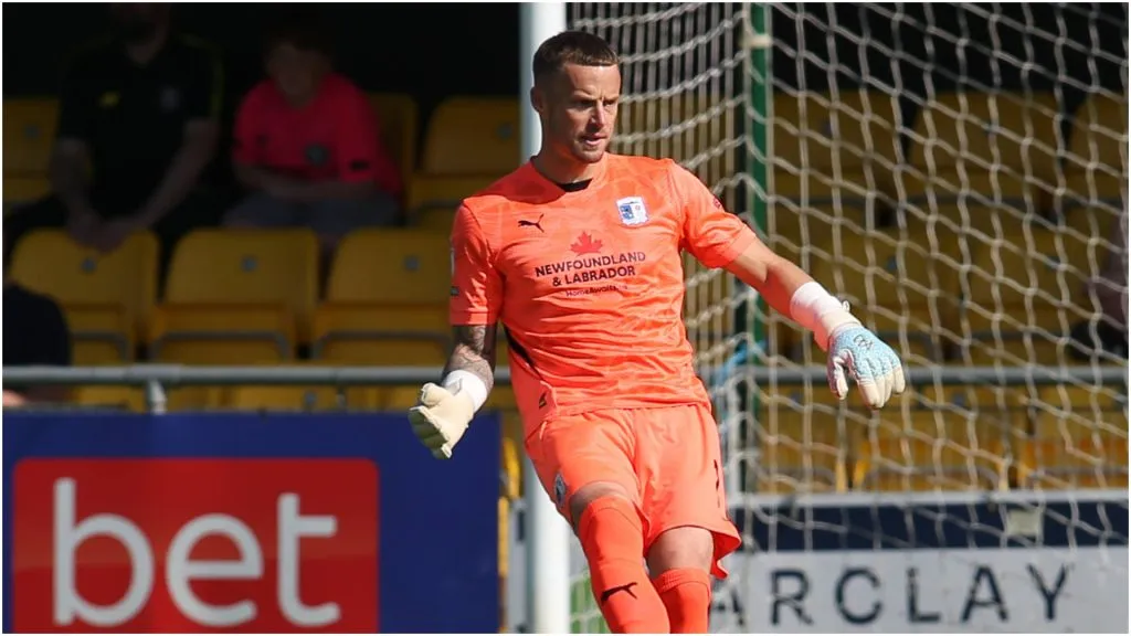 Barrow goalkeeper Paul Farman – IMAGO / NurPhoto
