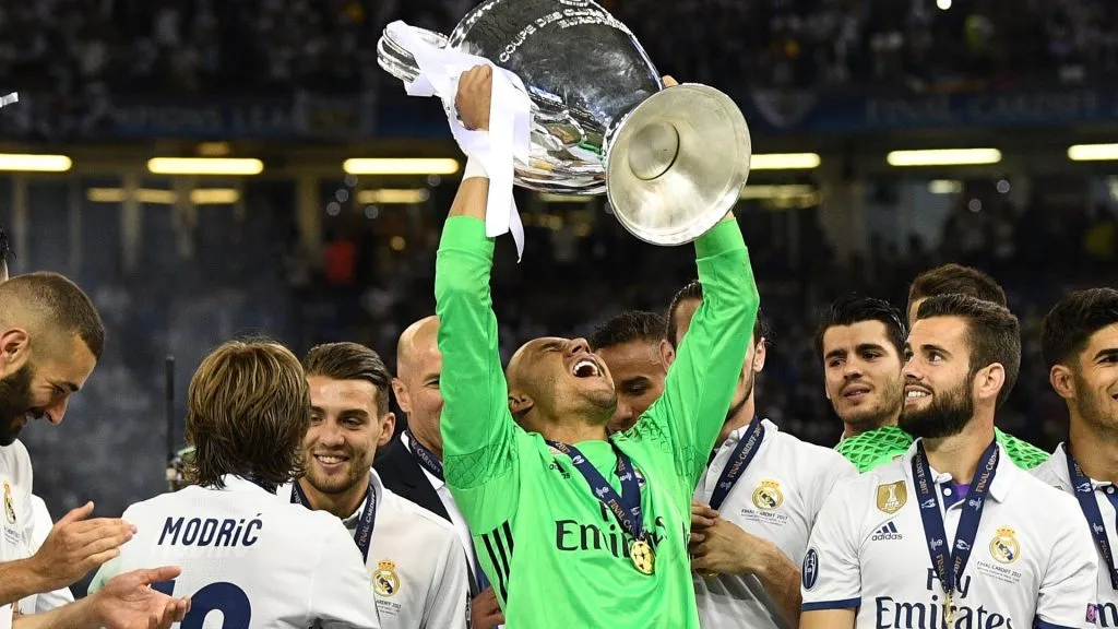 Keylor Navas of Real Madrid lifts The Champions League trophy after the UEFA Champions League Final between Juventus and Real Madrid at National Stadium of Wales on June 3, 2017 in Cardiff, Wales. 