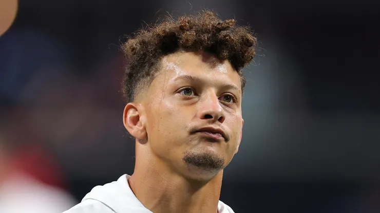 Patrick Mahomes #15 of the Kansas City Chiefs warms up prior to the game against the Atlanta Falcons at Mercedes-Benz Stadium on September 22, 2024 in Atlanta, Georgia.