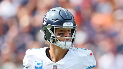 Will Levis #8 of the Tennessee Titans looks to pass during a game against the Chicago Bears at Soldier Field on September 08, 2024 in Chicago, Illinois. The Bears defeated the Titans 24-17.