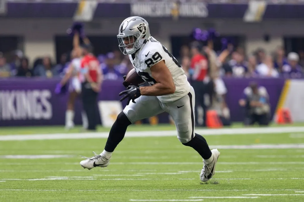 Las Vegas Raiders tight end Brock Bowers