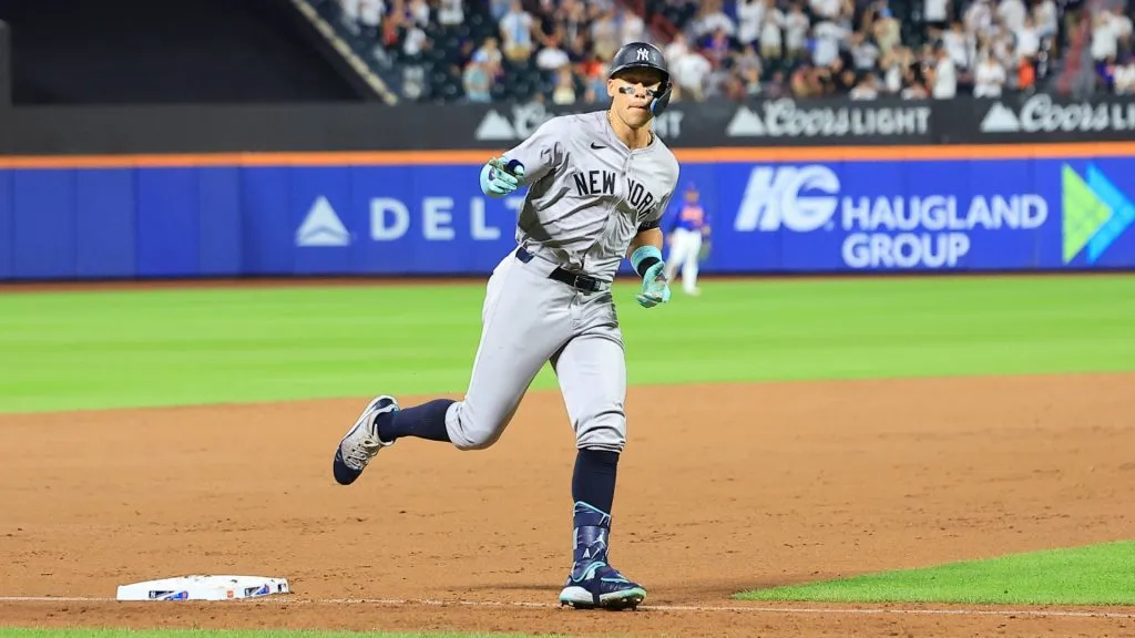 Aaron Judge 99 is rounding the bases after homering during the sixth inning of the baseball game against the New York Yankees at Citi Field. IMAGO /&nbsp;NurPhoto