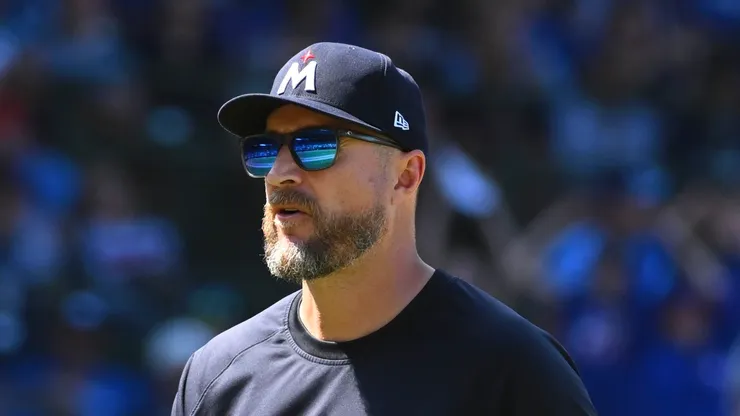 Manager Rocco Baldelli #5 of the Minnesota Twins returns to the dugout after removing Trevor Richards #32 during the third inning of a game against the Chicago Cubs at Wrigley Field on August 07, 2024 in Chicago, Illinois. The Cubs defeated the Twins 8-2.