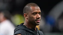 Pittsburgh quarterback Russell Wilson 3 warms up prior to the start of the NFL, American Football Herren, USA game between the Pittsburgh Steelers and the Atlanta Falcons on September 8th, 2024 at Mercedes-Benz Stadium in Atlanta, GA.