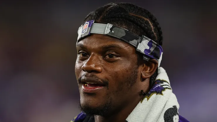 Lamar Jackson quarterback of the Baltimore Ravens