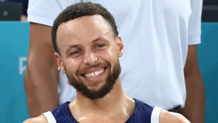 Stephen Curry #4 of Team United States looks on during the Men's Quarterfinal match between Team Brazil and Team USA