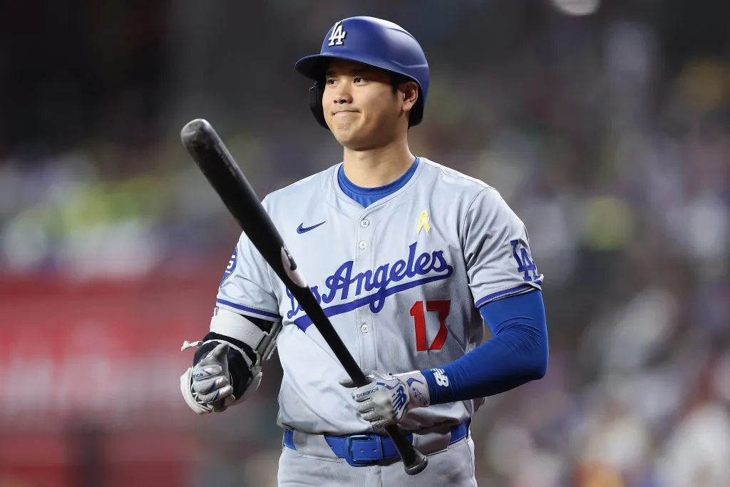 PHOENIX, ARIZONA – SEPTEMBER 01: Shohei Ohtani #17 of the Los Angeles Dodgers stands on deck during the first inning of the MLB game against the Arizona Diamondbacks at Chase Field on September 01, 2024 in Phoenix, Arizona. (Photo by Christian Petersen/Getty Images)