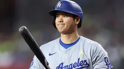 Shohei Ohtani #17 of the Los Angeles Dodgers stands on deck during the first inning of the MLB game against the Arizona Diamondbacks at Chase Field.