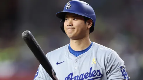 Shohei Ohtani #17 of the Los Angeles Dodgers stands on deck during the first inning of the MLB game against the Arizona Diamondbacks at Chase Field.