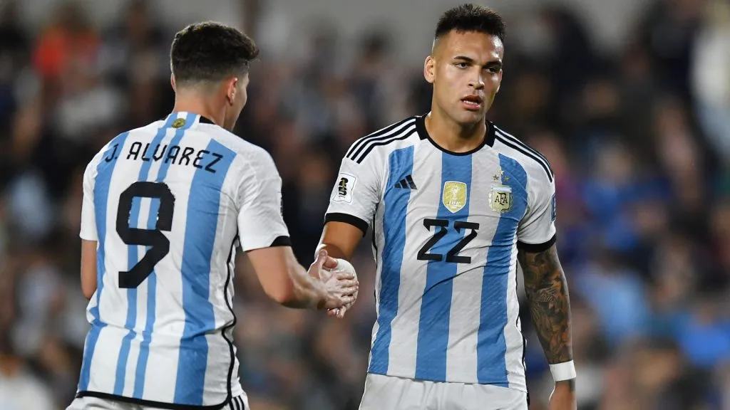 Lautaro Martinez of Argentina claps hands with Julian Alvarez of Argentina during the FIFA World Cup 2026 Qualifier match between Argentina and Paraguay