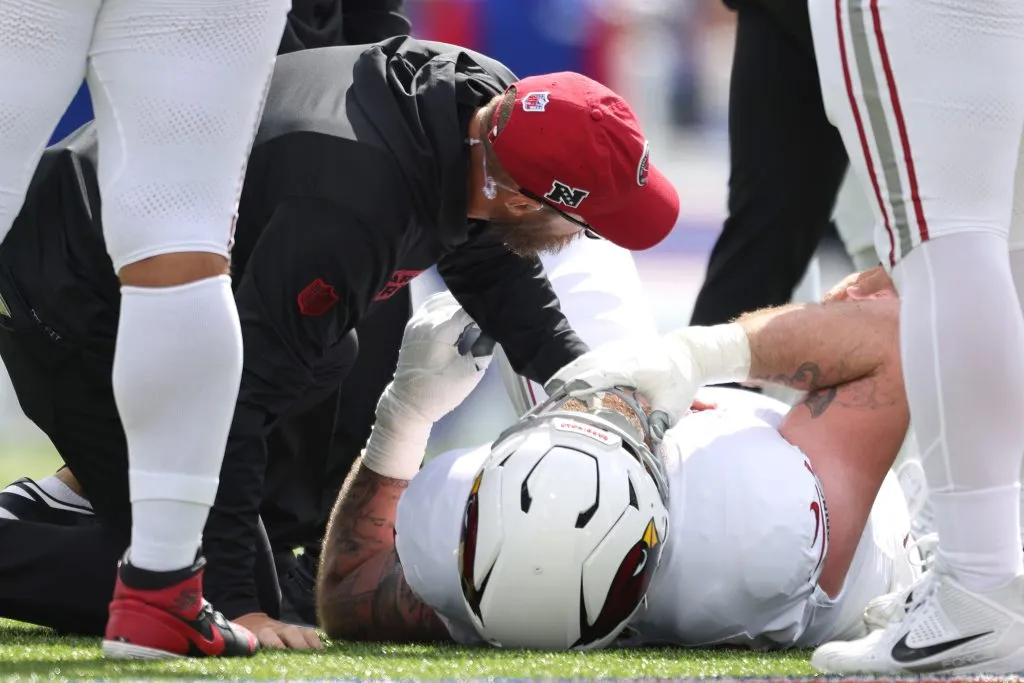 ORCHARD PARK, NEW YORK – SEPTEMBER 08: Medical personal check on Jonah Williams #73 of the Arizona Cardinals during the first quarter against the Buffalo Bills at Highmark Stadium on September 08, 2024 in Orchard Park, New York. (Photo by Bryan M. Bennett/Getty Images)