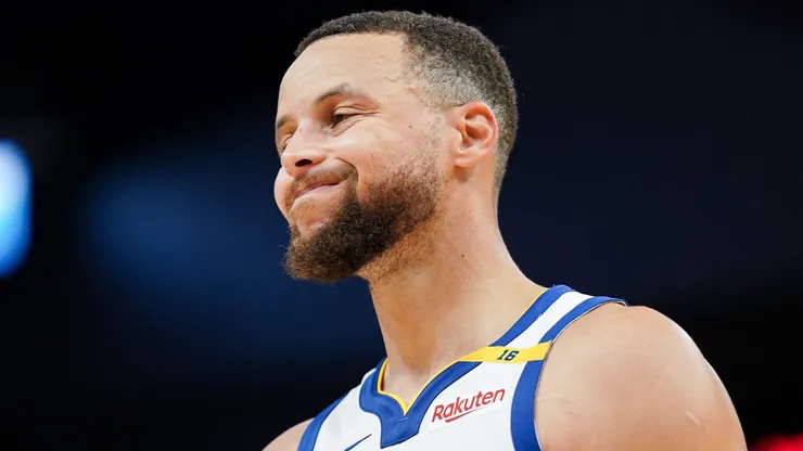 Stephen Curry #30 of the Golden State Warriors grimaces on the court between plays in the fourth quarter against the Los Angeles Clippers at Chase Center on October 27, 2024 in San Francisco, California. Stephen Curry #30 of the Golden State Warriors grimaces on the court between plays in the fourth quarter against the Los Angeles Clippers at Chase Center on October 27, 2024 in San Francisco, California.