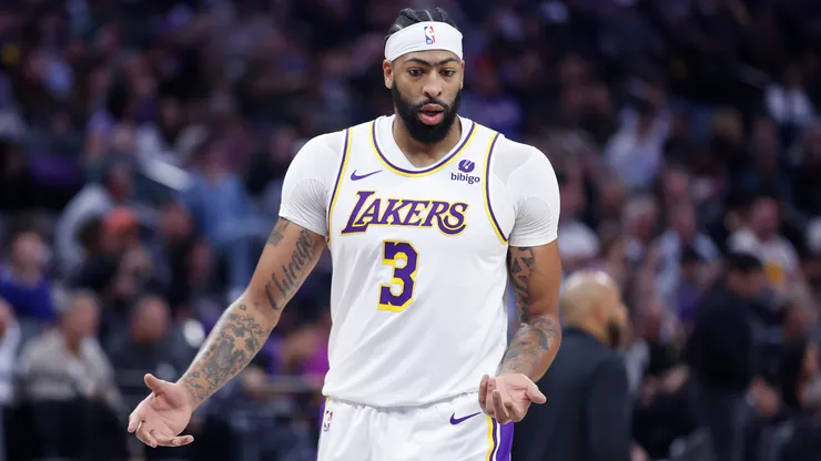 Anthony Davis #3 of the Los Angeles Lakers reacts after a play in the second quarter against the Sacramento Kings