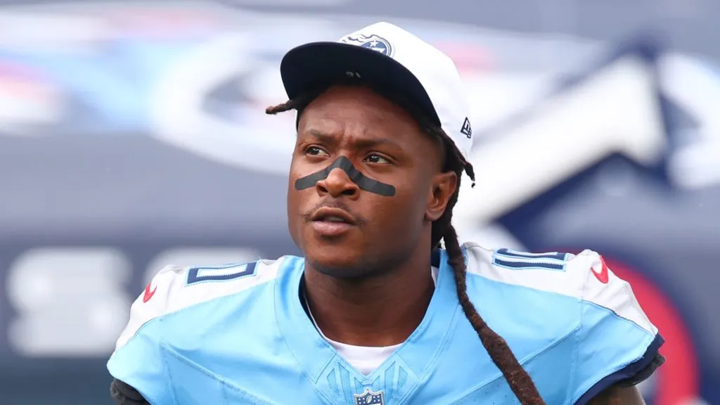 DeAndre Hopkins #10 of the Tennessee Titans takes the field against the Green Bay Packers at Nissan Stadium on September 22, 2024 in Nashville, Tennessee.
