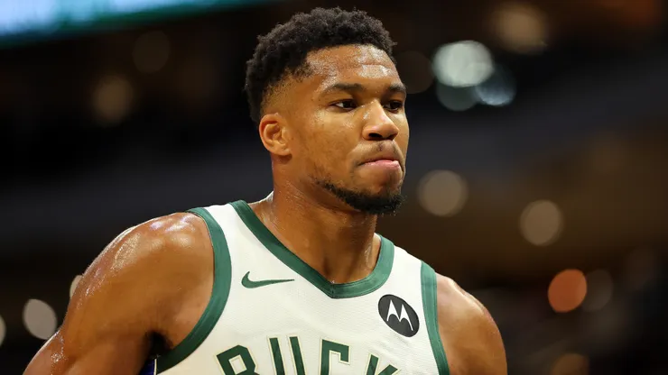Giannis Antetokounmpo #34 of the Milwaukee Bucks walks backcourt during a preseason game against the Los Angeles Lakers