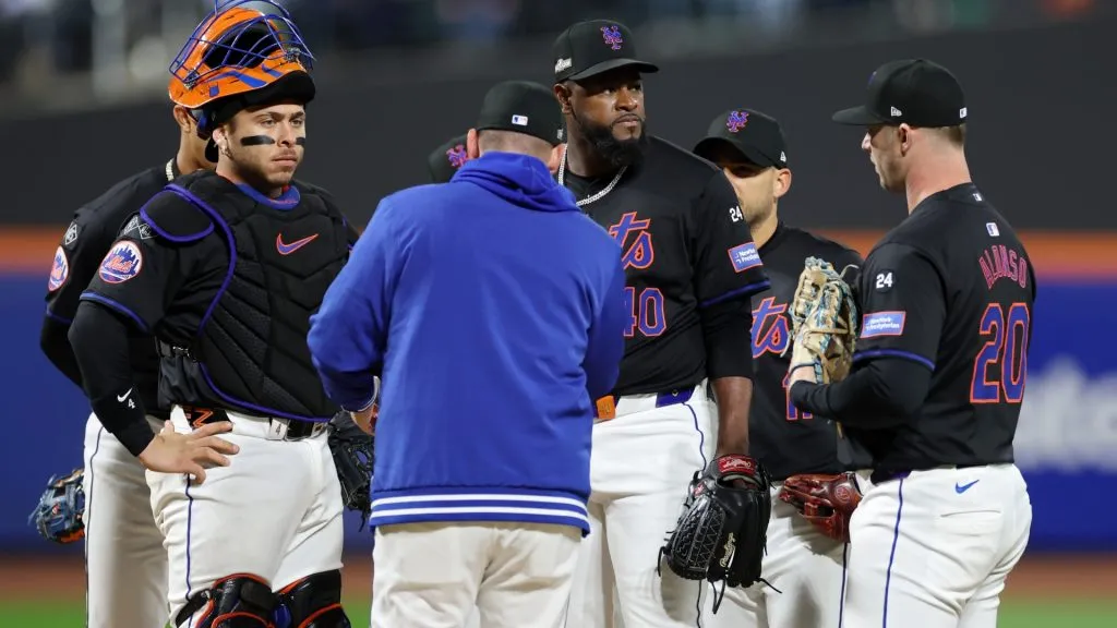 Manager Carlos Mendoza of the New York Mets relieves Luis Severino #40 in the fifth inning against the Los Angeles Dodgers during Game Three of the National League Championship Series at Citi Field on October 16, 2024 in New York City. (Photo by Sarah Stier/Getty Images)