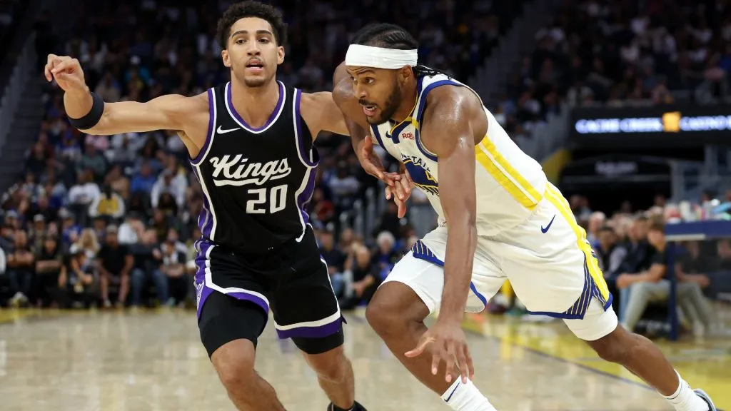 Moose Moody dribbling