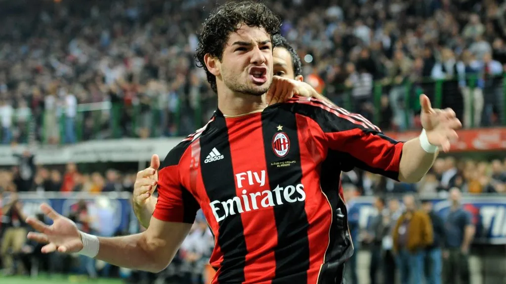 Alexandre Pato of AC Milan celebrates scoring the first goal during the Serie A match between AC Milan and FC Internazionale Milano at Stadio Giuseppe Meazza on April 2, 2011 in Milan, Italy. (Photo by Claudio Villa/Getty Images)