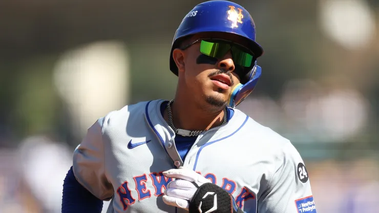 Mark Vientos #27 of the New York Mets runs the bases after hitting a grand-slam home run to take a 6-0 lead against the Los Angeles Dodgers in the second inning during Game Two of the Championship Series at Dodger Stadium on October 14, 2024 in Los Angeles, California.