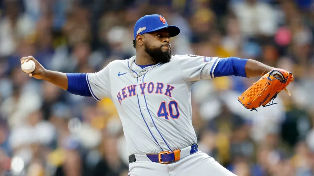 Luis Severino throwing