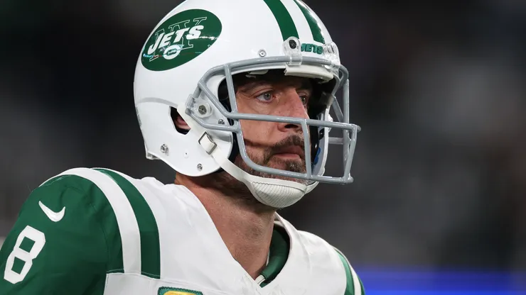 Aaron Rodgers #8 of the New York Jets warms up prior to the game against the Buffalo Bills at MetLife Stadium on October 14, 2024 in East Rutherford, New Jersey.