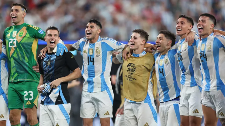Emiliano Martinez, Giovani Lo Celso, Exequiel Palacios, Julian Alvarez, Gonzalo Montiel, Nahuel Molina and Enzo Fernandez of Argentina celebrate after winning the CONMEBOL Copa America 2024 semifinal