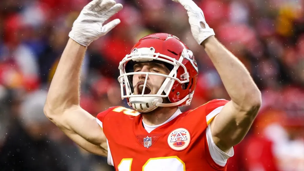 Gehrig Dieter before a game with Chiefs