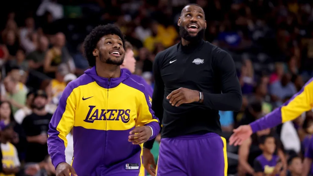 Bronny James #9 and LeBron James #23 of the Los Angeles Lakers warm up prior to the game against the Phoenix Suns. (Katelyn Mulcahy/Getty Images)