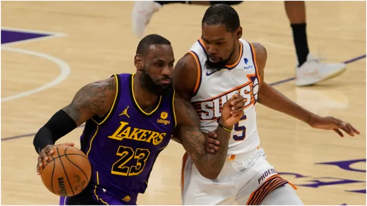 LeBron James (R) and Kevin Durant (L)