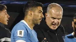 Luis Suarez (L) of Uruguay talk with Marcelo Bielsa coach of Uruguay