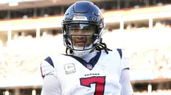 C.J. Stroud #7 of the Houston Texans runs for a touchdown during the fourth quarter against the Cincinnati Bengals at Paycor Stadium on November 12, 2023 in Cincinnati, Ohio.