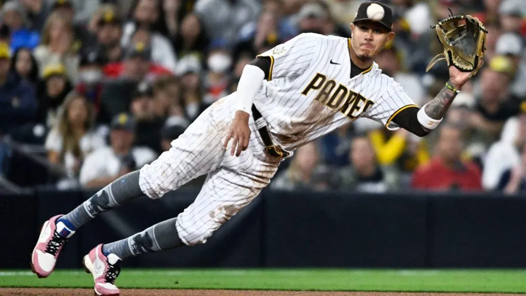 Manny Machado catching