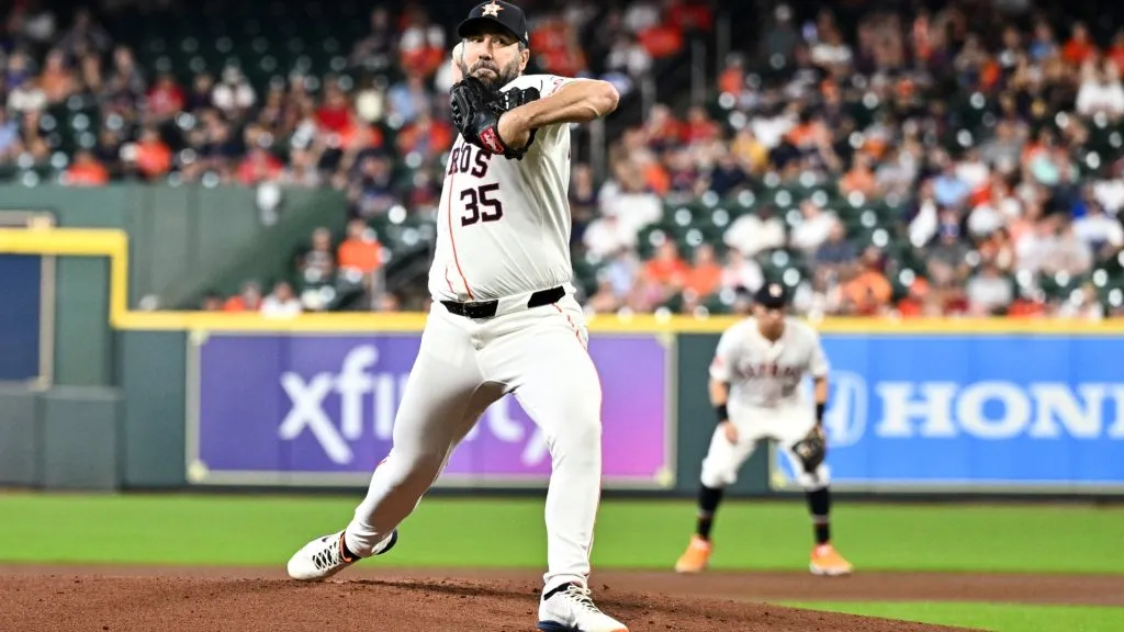 Justin Verlander #35 of the Houston Astros throws a pitch in the first inning against Boston Red Sox at Minute Maid Park. (Photo by Maria Lysaker/Getty Images)