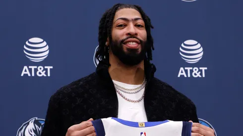 Anthony Davis is introduced at the Dallas Mavericks Practice Facility on February 7, 2025.