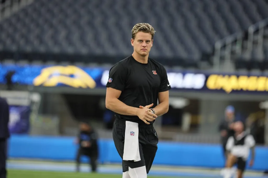 INGLEWOOD, CA – NOVEMBER 17: Cincinnati Bengals quarterback Joe Burrow 9 during the Cincinnati Bengals vs Los Angeles Chargers game on November 17, 2024, at SoFi Stadium in Inglewood, CA. Photo by Jevone Moore/Icon Sportswire NFL, American Football Herren, USA NOV 17 Bengals at Chargers EDITORIAL USE ONLY Icon20241117094