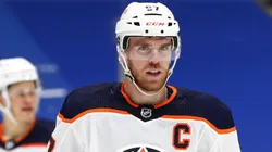 Edmonton Oilers Center Connor McDavid (97) on ice against the Vancouver Canucks during their NHL, Eishockey Herren, USA game at Rogers Arena on May 3, 2021.