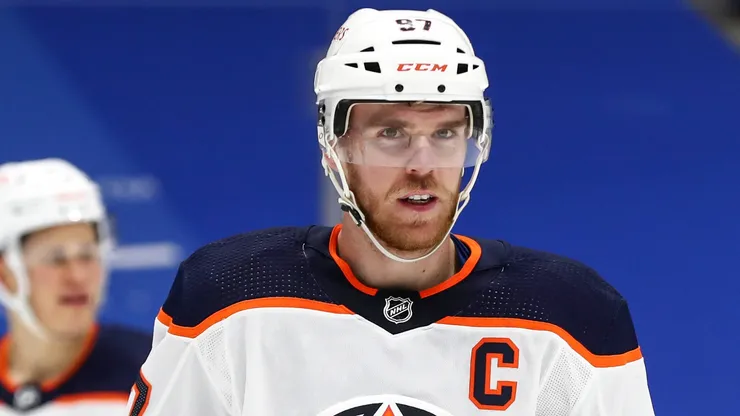 Edmonton Oilers Center Connor McDavid (97) on ice against the Vancouver Canucks during their NHL, Eishockey Herren, USA game at Rogers Arena on May 3, 2021.