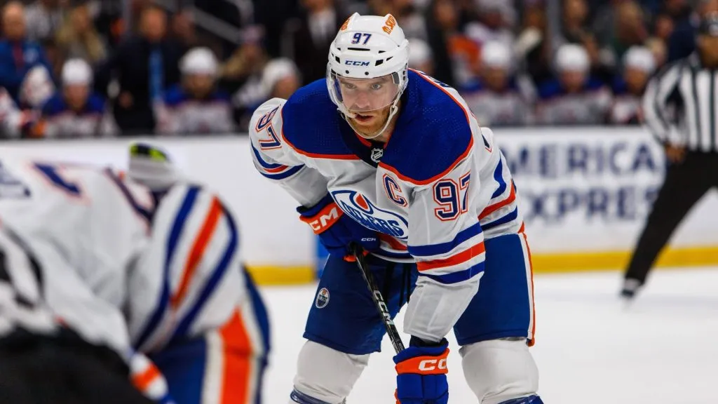 Connor McDavid of the Edmonton Oilers prepares for a faceoff during a game against the Los Angeles Kings at Crypto.com Arena in 2023. (Source: IMAGO / ZUMA Press Wire)