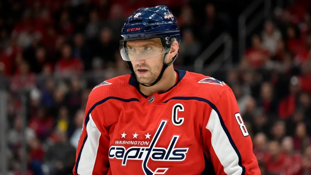 Capitals left wing Alexander Alex Ovechkin waits for a face-off during the Montreal Canadiens vs. Washington Capitals NHL, Eishockey Herren, USA game on February 20, 2020. (Source: IMAGO / Icon Sportswire)